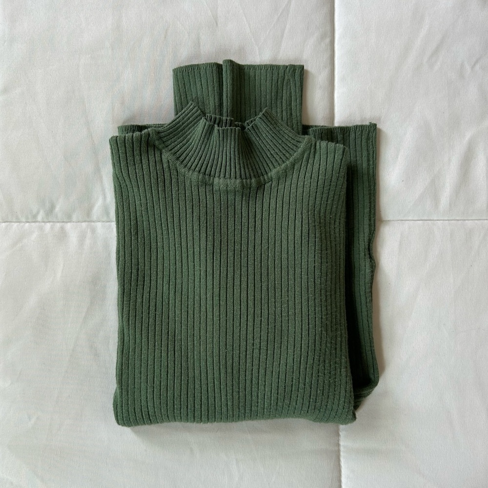 Primark Green Ribbed Mockneck Turtleneck Stretch Knit Long Sleeve Top